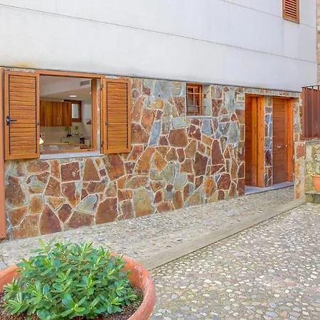 Apartment In Tossa De Mar, Girona With Wifi