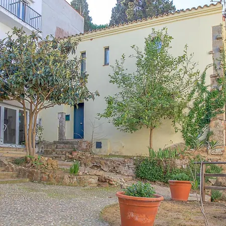 Apartment In Tossa De Mar, Girona With Wifi *